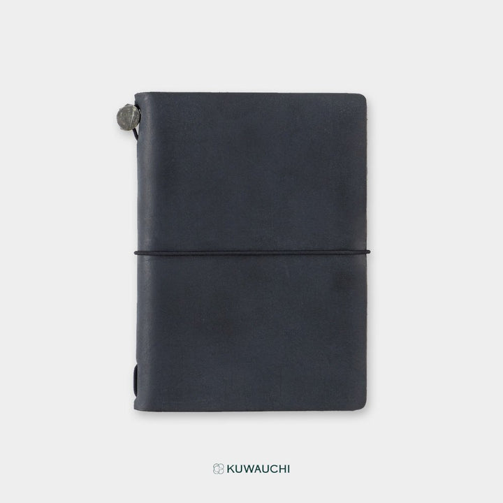 トラベラーズノート　パスポートサイズ　黒全体像です。