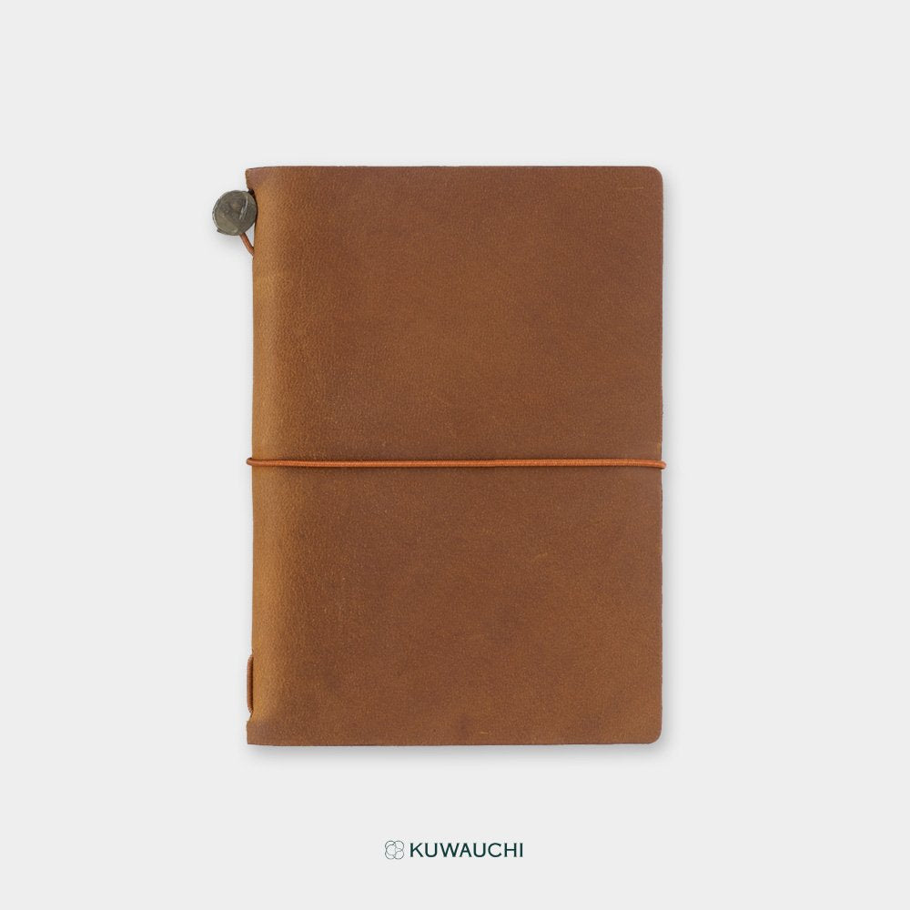 トラベラーズノート　パスポートサイズ　　キャメル　全体像です。