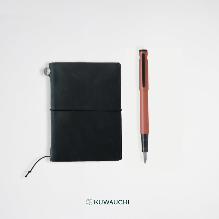 旅する文具セット(トラベラーズノート＆ライティブ)万年筆（コーラル）セットです。