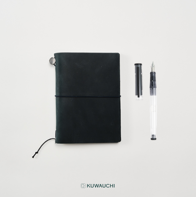 旅する文具セット(トラベラーズノート＆ライティブ)手帳（ブラック）×ペン（ノンカラー）です。