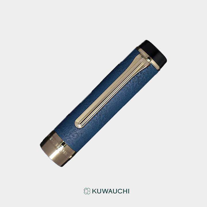 文具クワウチが販売するセーラー万年筆 CYLINT 万年筆 新潟漆器　瑠璃　キャップです。