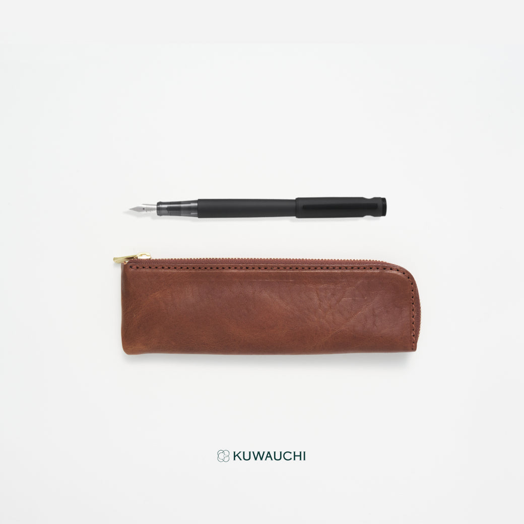 ペンケース：ブラウン、ペン：ブラック