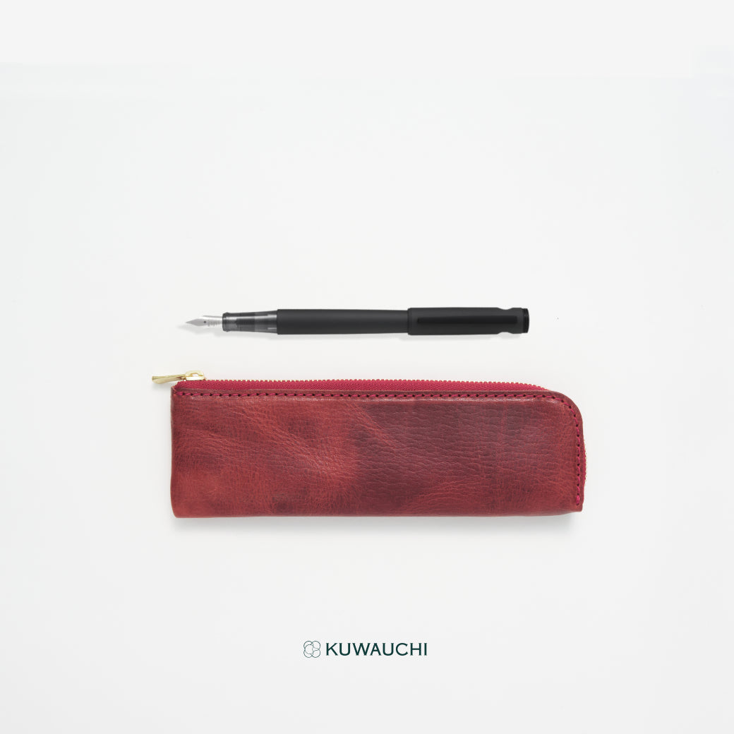 ペンケース：レッド、ペン：ブラック