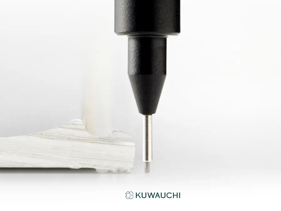 ぺんてる　シャープペンシル 　グラフ1000〈フォープロ〉　ペン先まわりの視界を良好にするステップヘッド状のペン先フォルム。