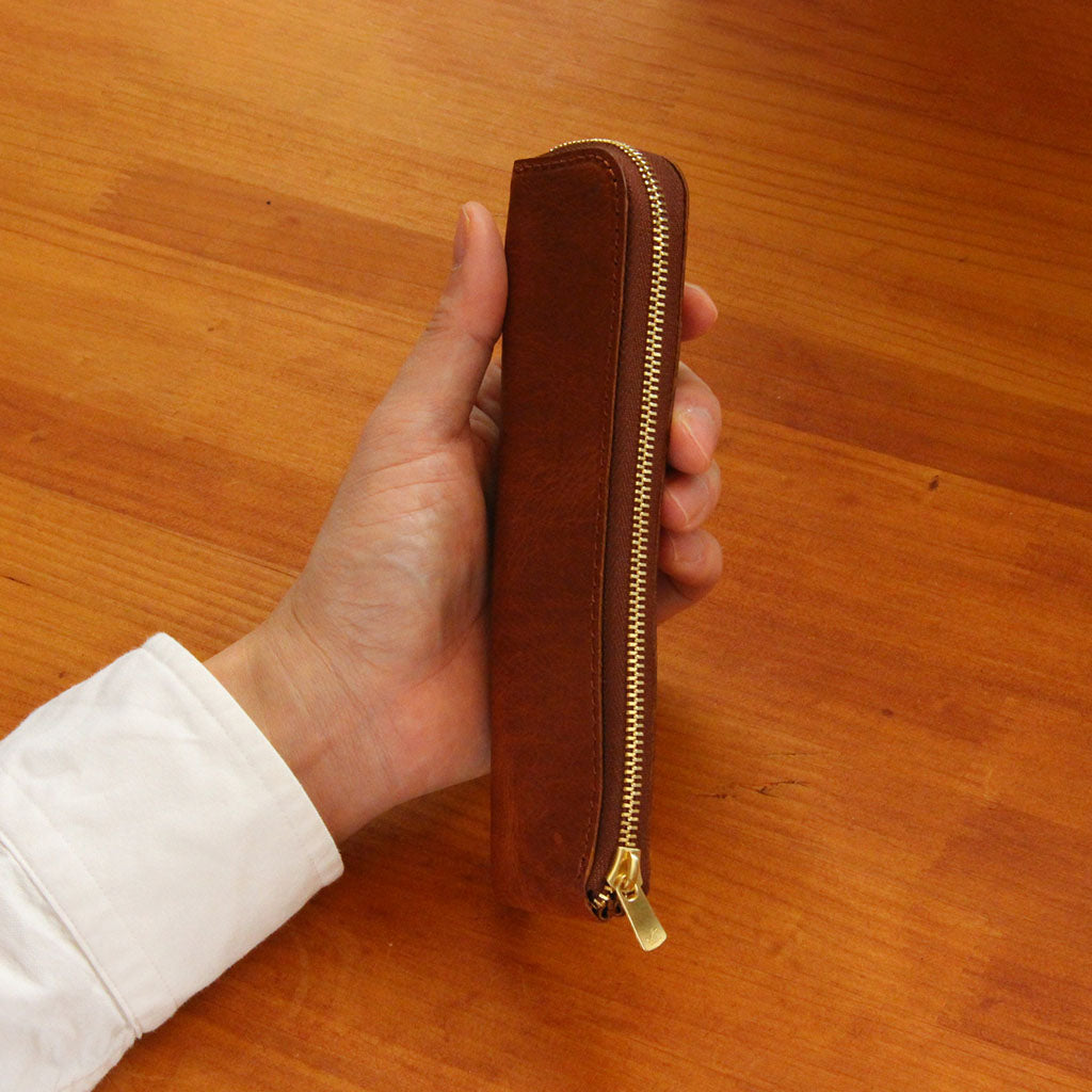 使うほど育つ、大人のためのヴィンテージレザーペンケース（文具クワ